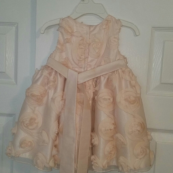 Dress - Picture 2 of 3